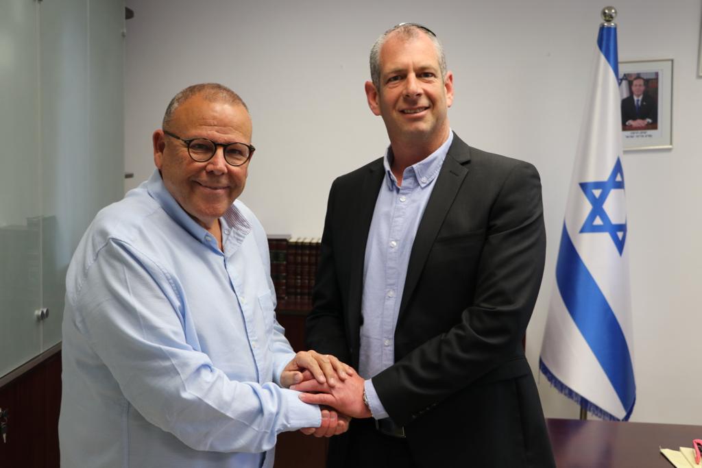 יו"ר ההסתדרות ארנון בר-דוד ומנכ"ל משרד האוצר שלומי הייזלר