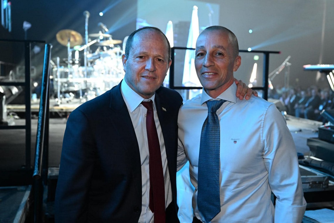 יו"ר הסתדרות עובדי המדינה עו"ד אופיר אלקלעי ושר הכלכלה ניר ברקת