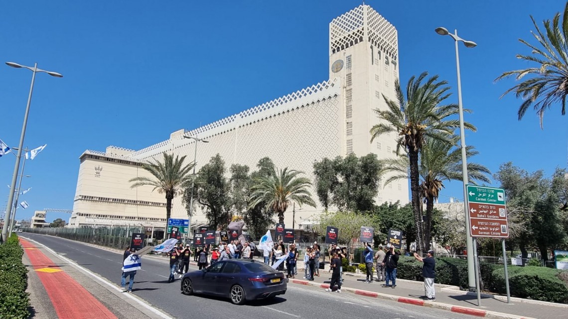 עובדי הממגורות בחיפה מוחים על תנאי הבטיחות הירודים