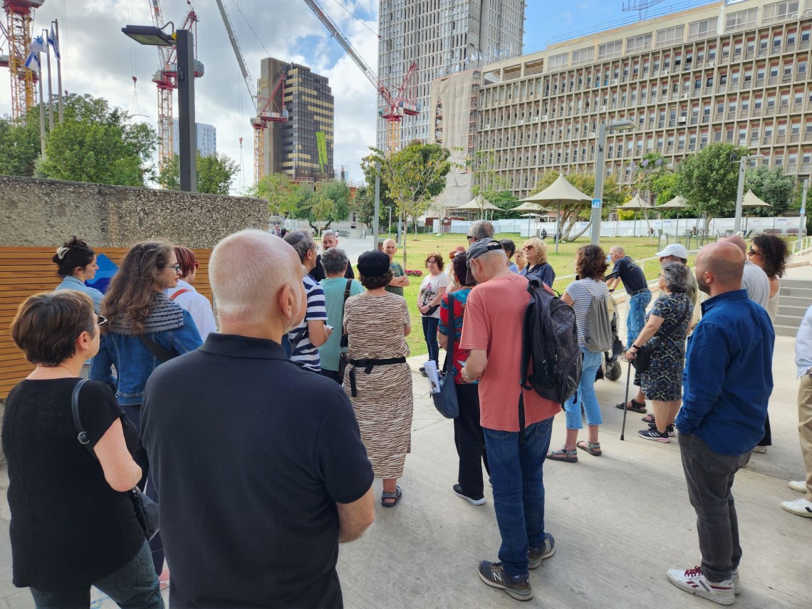 סיור "בתים מבפנים" היום בבית ההסתדרות