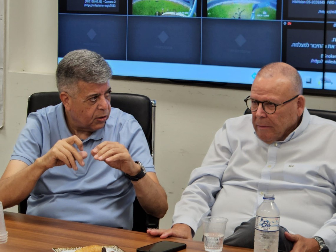 יו"ר ההסתדרות ארנון בר-דוד בבקור באופקים