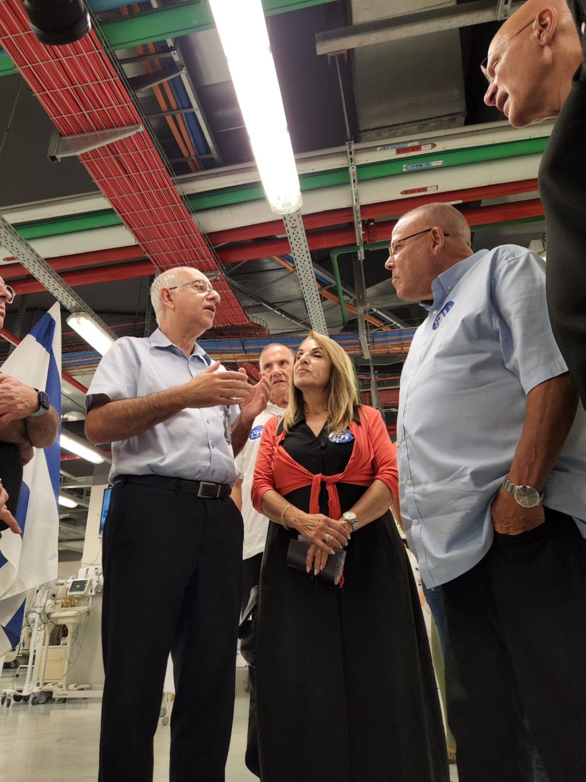 יור ההסתדרות בביקור הצוותים בביה"ח איכילוב
