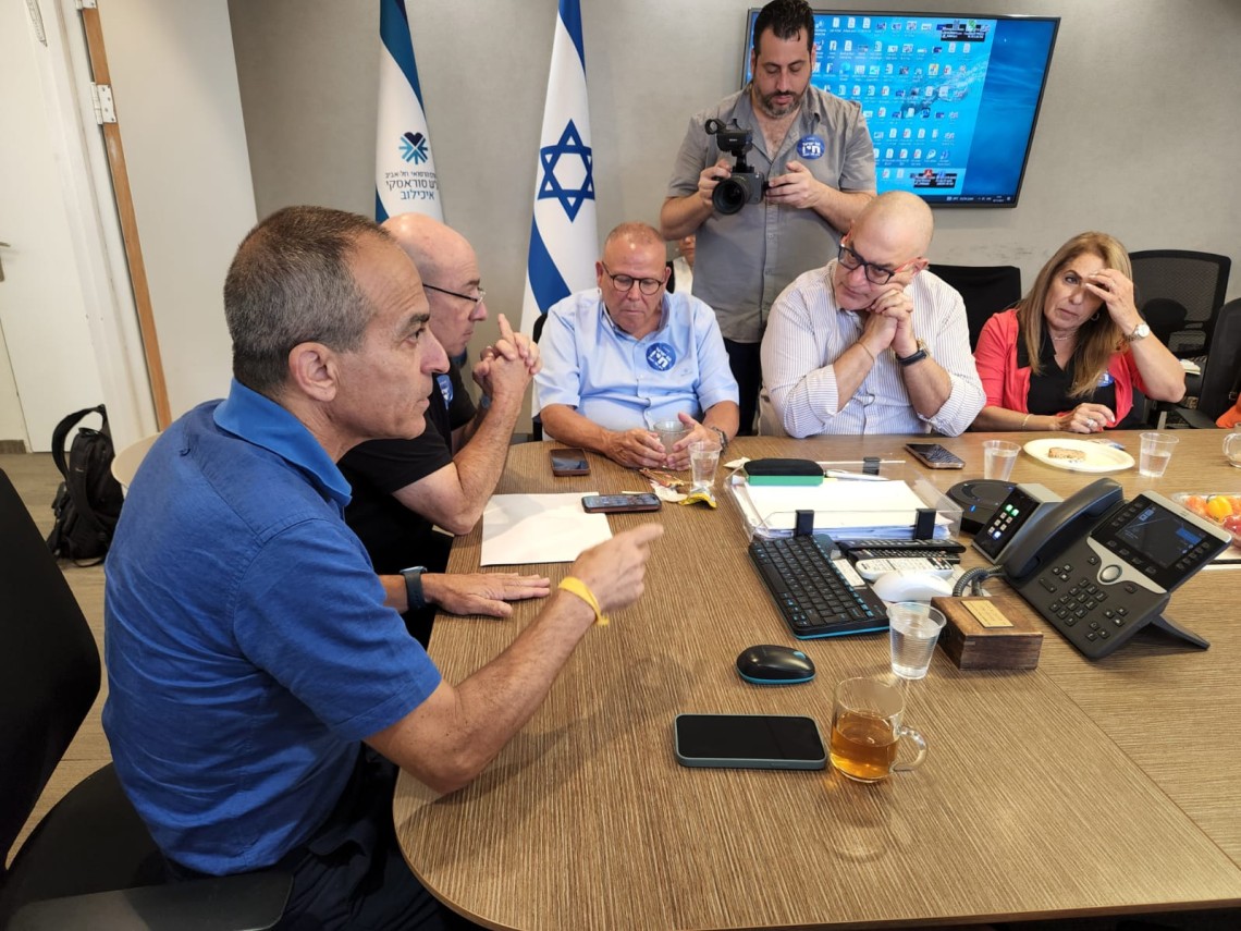 ביקור באיכילוב עם פרופ' רוני גמזו