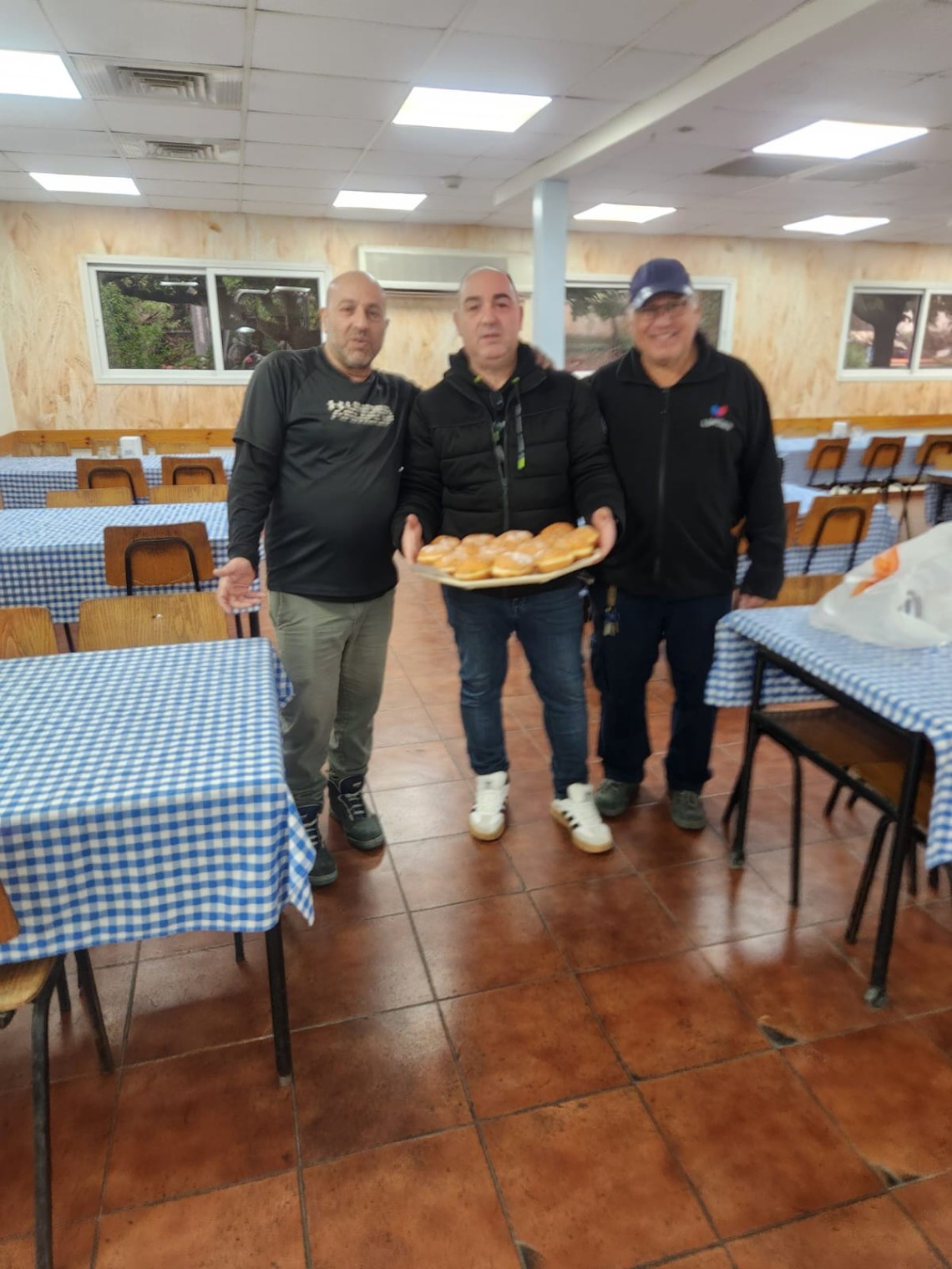 חלוקת סופגניות
