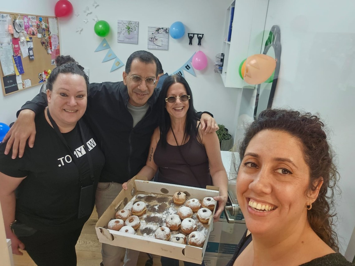 חלוקת סופגניות